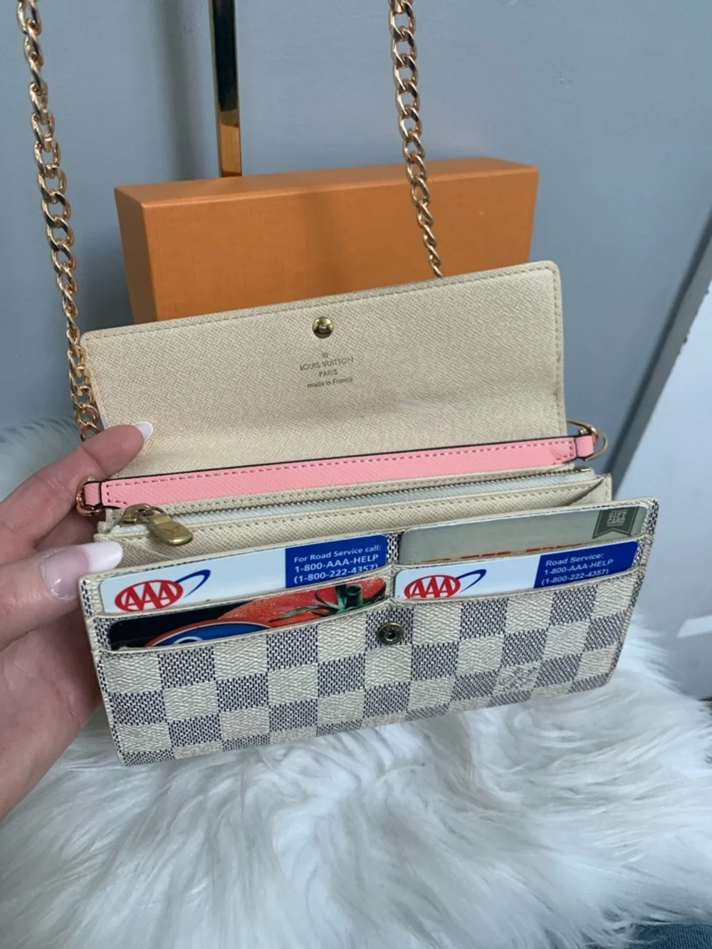 2007 authentic Louis Vuitton Damier Azur Sarah wallet w/ box & conversion kit. - Picture 9 of 16